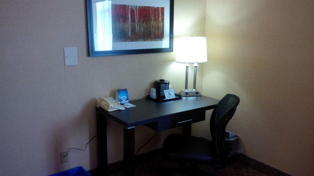 Holiday Inn Express Hamilton-Stoney Creek エクステリア 写真