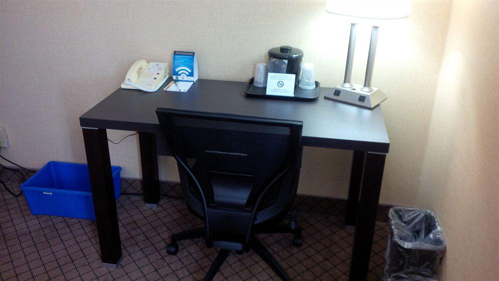 Holiday Inn Express Hamilton-Stoney Creek エクステリア 写真