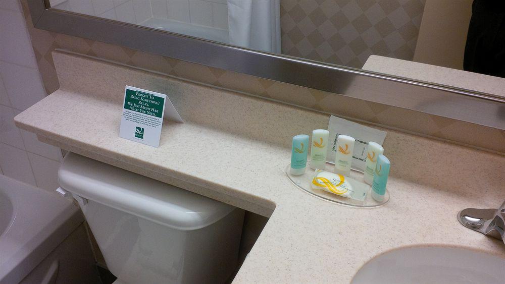 Holiday Inn Express Hamilton-Stoney Creek エクステリア 写真