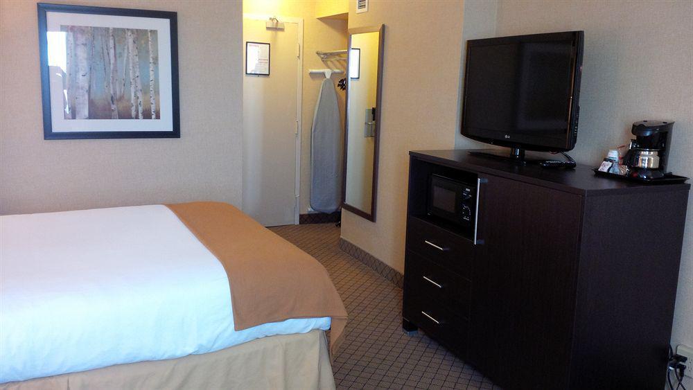 Holiday Inn Express Hamilton-Stoney Creek エクステリア 写真